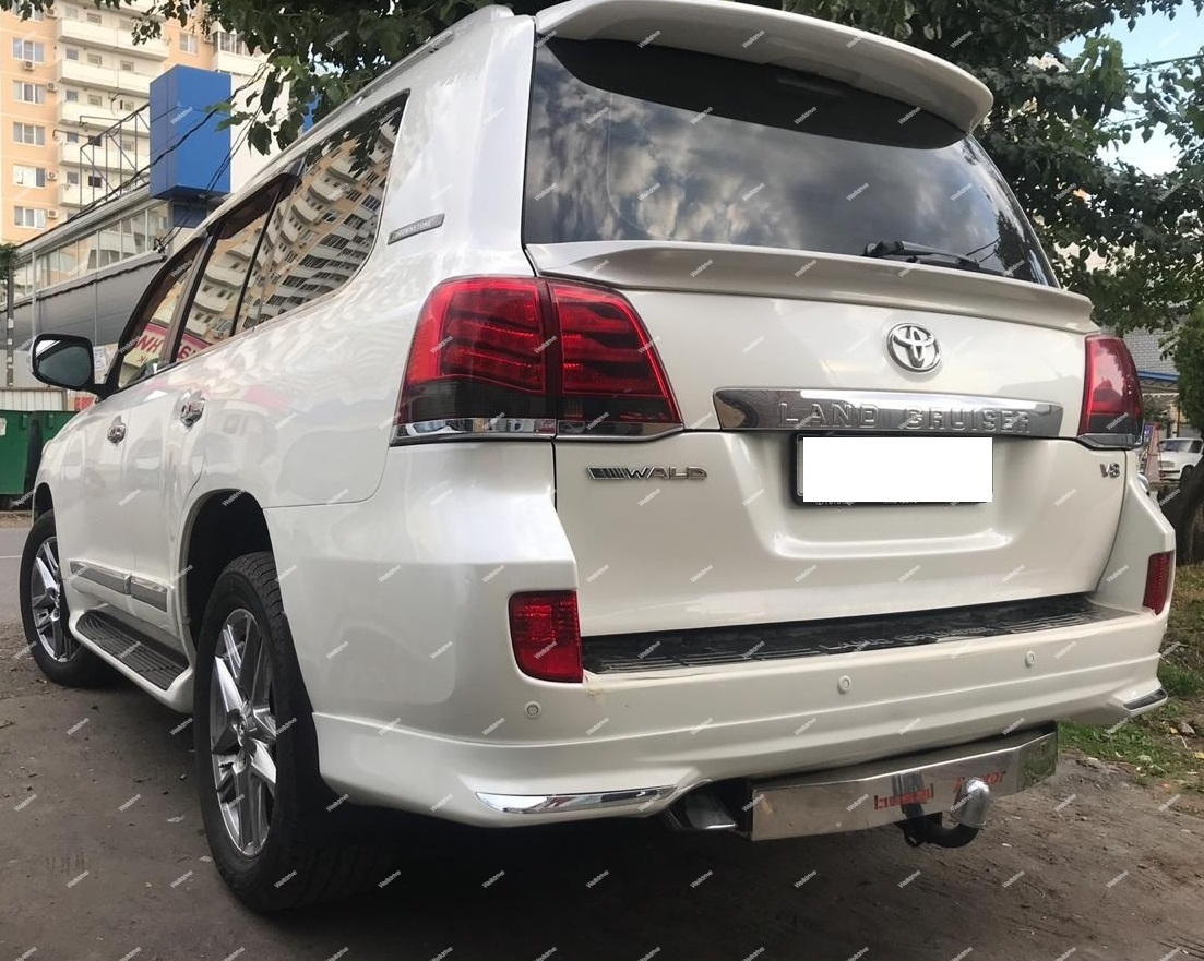 Губа задняя Урбан Спорт Toyota Land Cruiser 08-15 белый перламутр