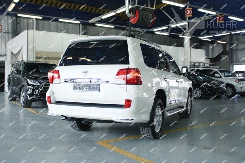 Губа задняя Урбан Спорт Toyota Land Cruiser 08-15 белый перламутр