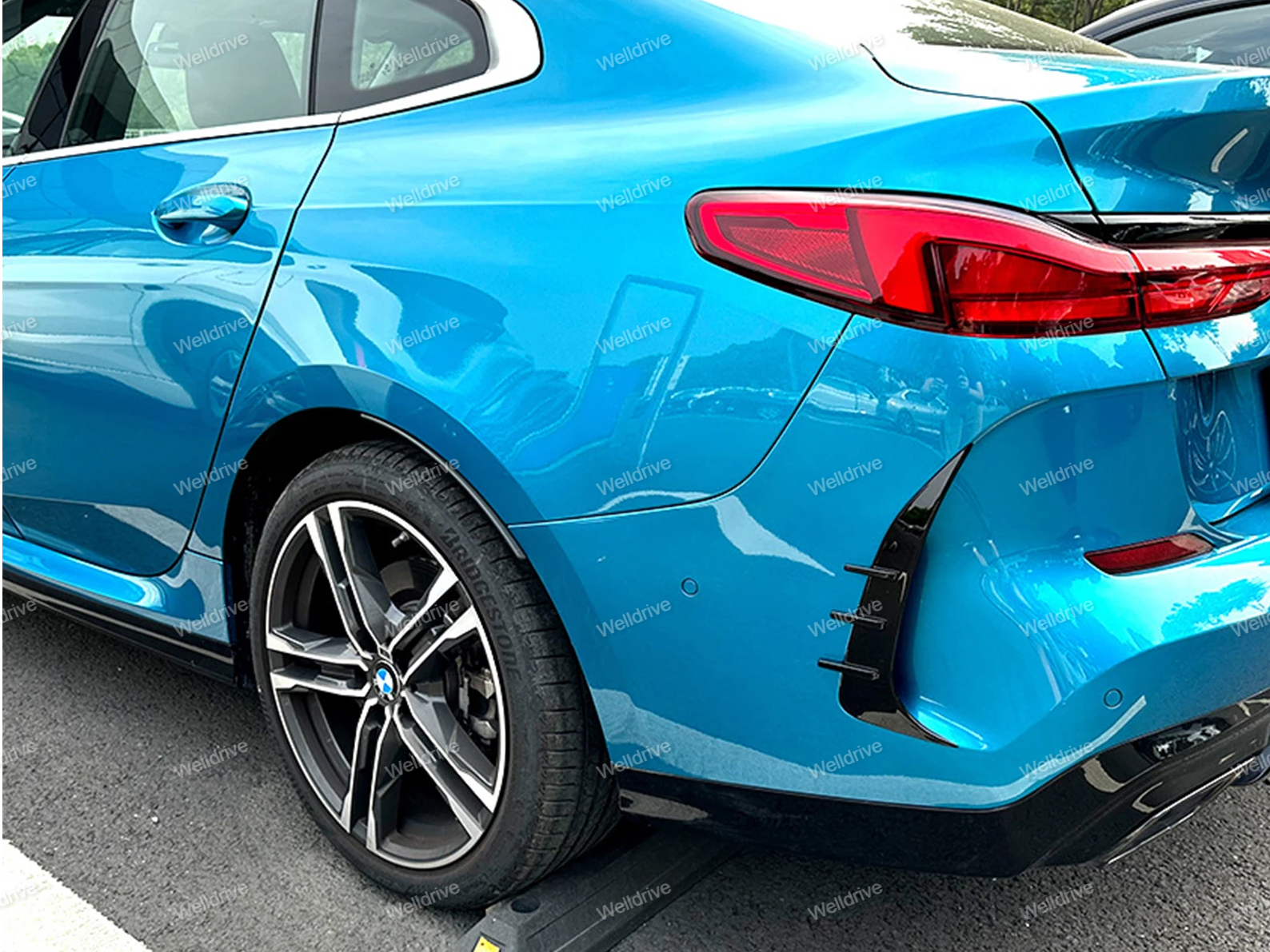 Накладки на задний бампер BMW 2 F44 M Sport черный глянец