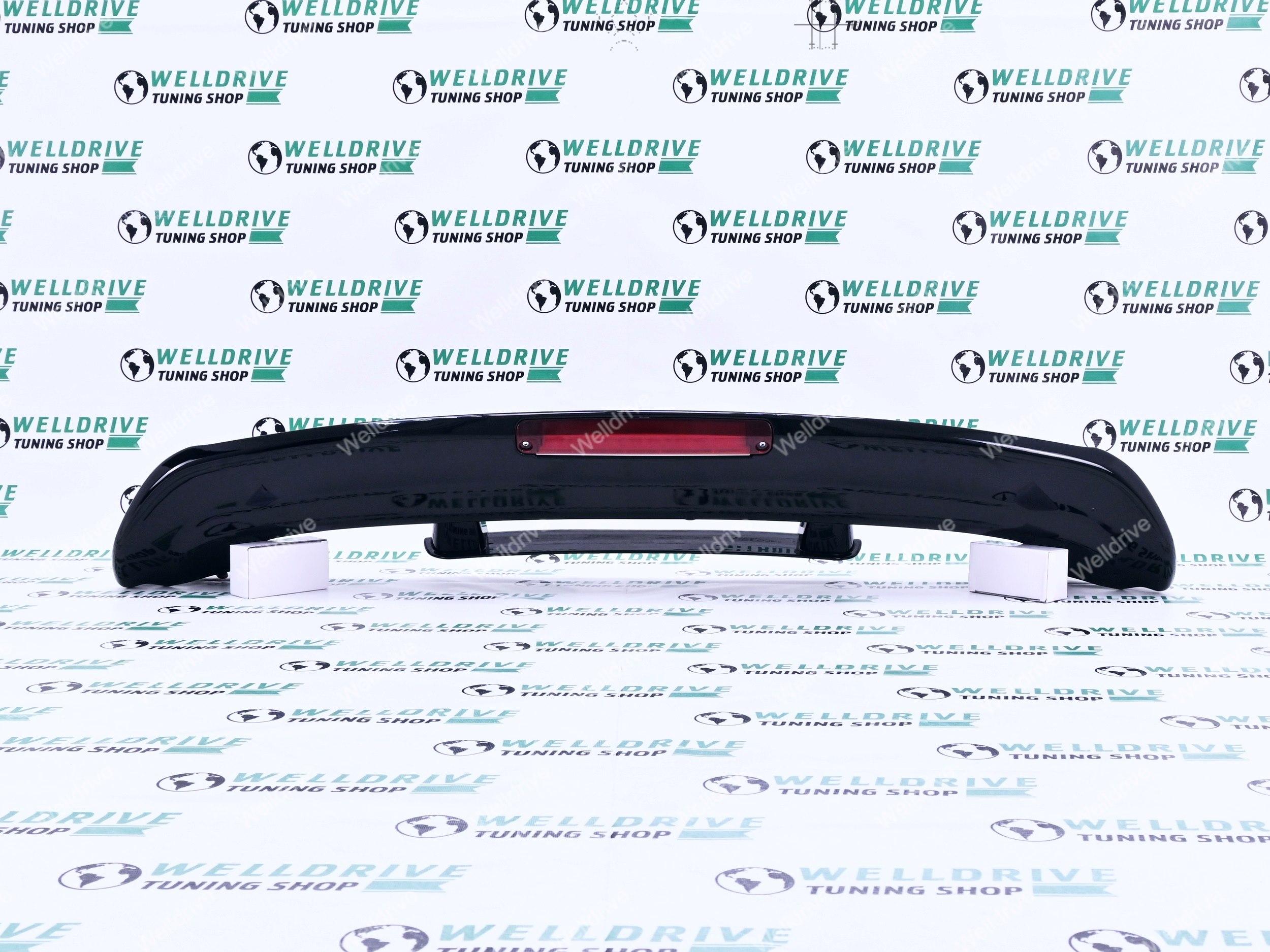 Спойлер Toyota Land Cruiser 100 05-07 со стопом черный глянец