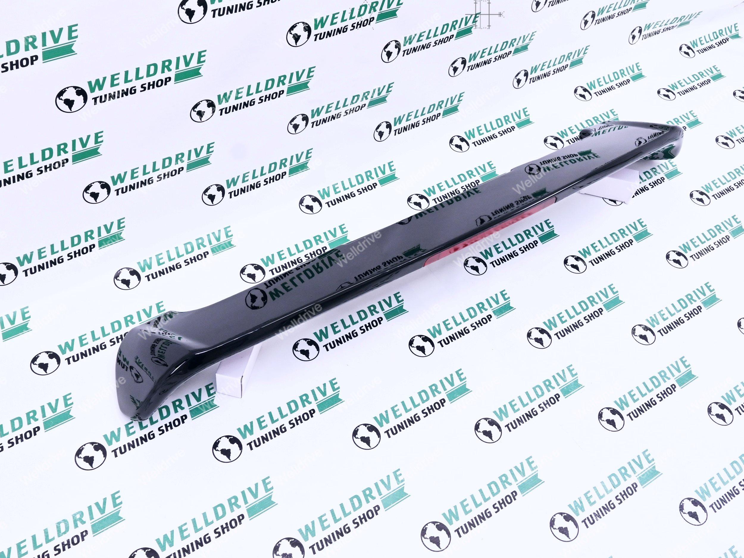 Спойлер Toyota Land Cruiser 100 05-07 со стопом черный глянец
