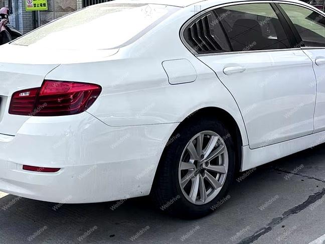 Жабры на боковые стекла BMW 5-Series M5 F10 11-17 черный глянец