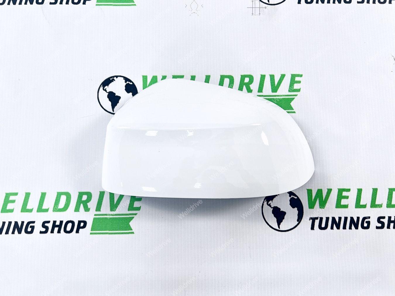 Накладка на левое зеркало заднего вида BMW X4 F26 14-18 белая сток